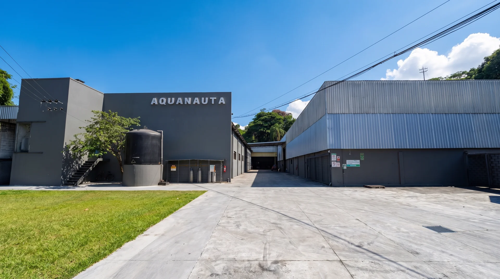 Fachada da unidade fabril Aquanauta